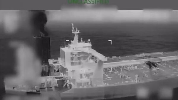 Береговая охрана США опубликовала кадры преследования танкера Маринера и высадки на него - Sputnik Армения