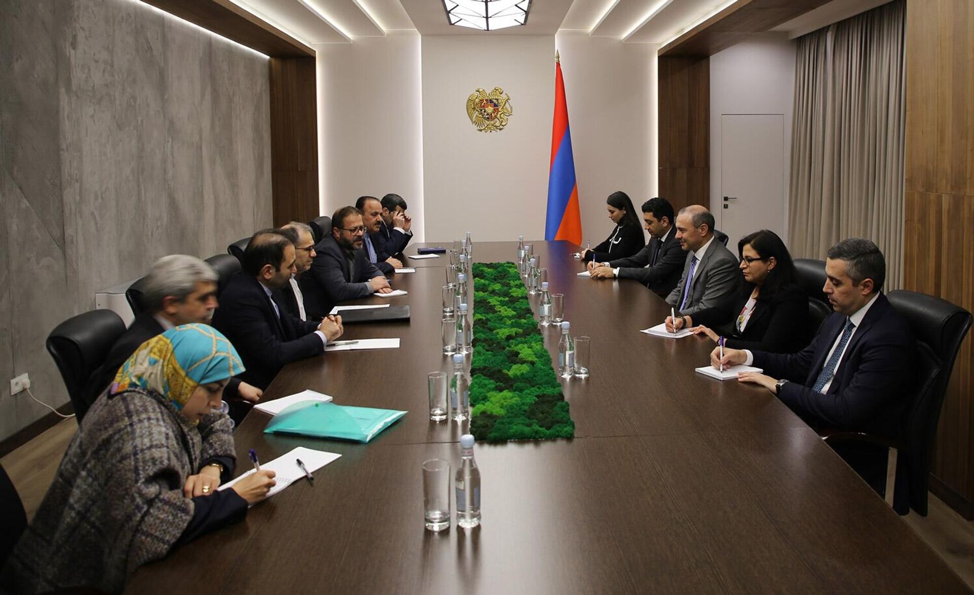 Секретарь Совета безопасности Армен Григорян принял замминистра иностранных дел Ирана Маджида Тахта Раванчи (8 января 2026). Еревaн - Sputnik Արմենիա, 1920, 08.01.2026