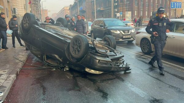 Крупное ДТП в центре Еревана - Sputnik Армения