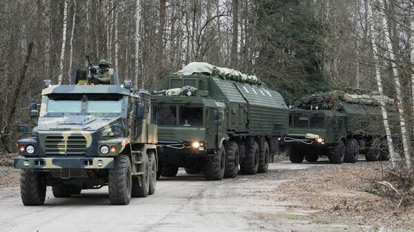Подвижный грунтовый ракетный комплекс Орешник - Sputnik Армения