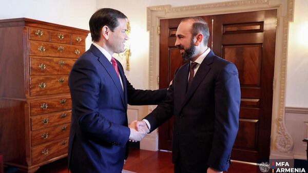 Министр иностранных дел Арарат Мирзоян встретился с государственным секретарем США Марко Рубио (13 января 2026). Вашингтон - Sputnik Армения