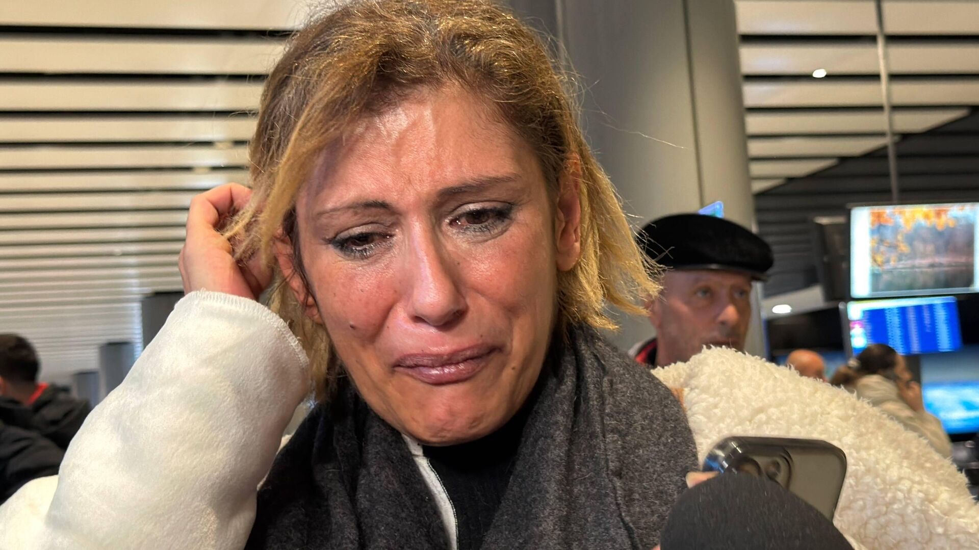 Линда Эулджекджян в аэропорту Звартноц (15 января 2026). Еревaн - Sputnik Армения, 1920, 15.01.2026