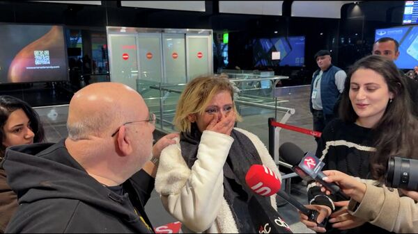 Жена Вигена Эулджекджяна Линда прибыла в Армению - Sputnik Արմենիա