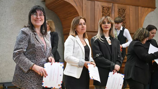 Ուսուցիչների պարգևատրման արարողություն Ուսուցիչների պարգևատրման արարողություն - Sputnik Արմենիա