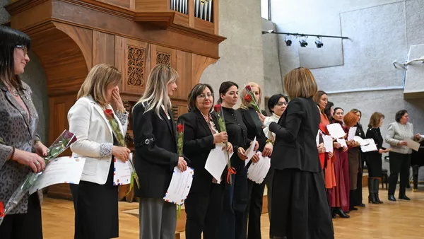 Ուսուցիչների պարգևատրման արարողություն Ուսուցիչների պարգևատրման արարողություն - Sputnik Արմենիա