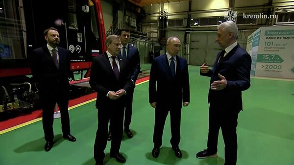 Владимир Путин приехал в электродепо «Аминьевское» - Sputnik Արմենիա