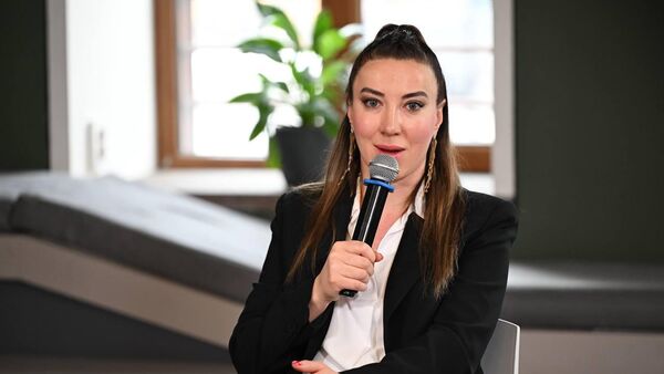 Представитель интересов армянских пленных в ЕСПЧ, руководитель Центра международного и сравнительного права Сирануш Саакян на пресс-конференции по теме Годовщины суда над незаконно удерживаемыми в Баку армянскими пленными и политическими заключенными (17 января 2026). Еревaн - Sputnik Армения