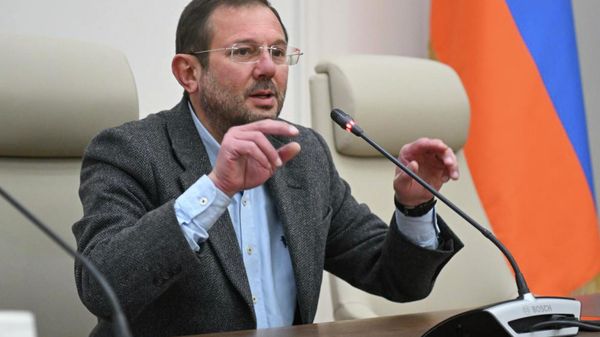 Депутат Гегам Манукян во время брифинга (22 января 2026). Еревaн - Sputnik Армения