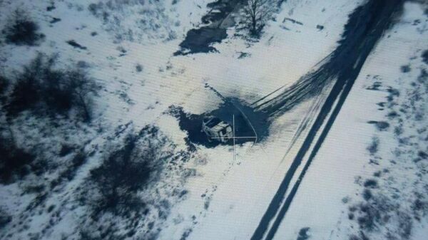 Последствия атаки БПЛА ВСУ на машину скорой помощи (24 января 2026). Херсонская облать - Sputnik Армения