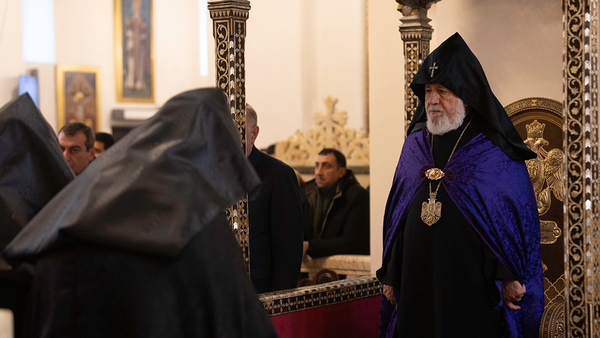 Литургия под предстоятельством Католикоса Гарегина Второго (25 января 2026). Эчмиадзин - Sputnik Армения