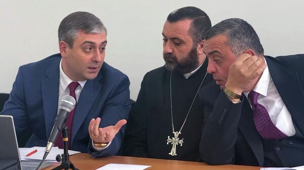 Первое заседание суда по делу епископа Мкртича Прошяна (26 января 2026). Аштарак - Sputnik Армения