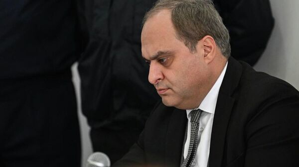 Адвокат Ара Зограбян на первом заседании суда по делу епископа Мкртича Прошяна (26 января 2026). Аштарак - Sputnik Армения