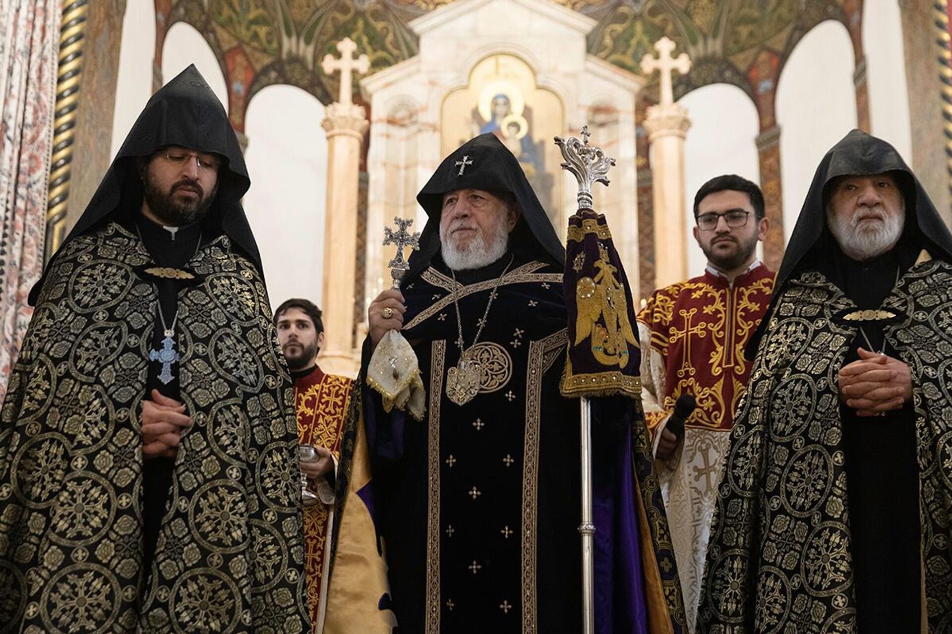 Заупокойная месса в День памяти погибших при защите Отечества в Эчмиадзинском соборе (27 января 2026). Эчмиадзин - Sputnik Армения, 1920, 27.01.2026