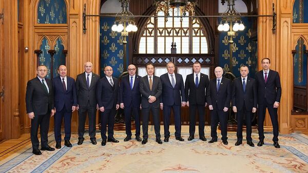 Министр иностранных дел России Сергей Лавров провел встречу с послами стран-участниц СНГ (27 января 2026). Москвa - Sputnik Армения