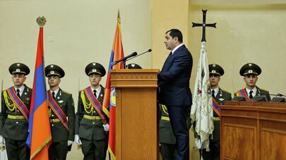 По случаю 34-й годовщины образования Вооруженных сил РА премьер-министр Никол Пашинян и министр обороны Сурен Папикян приняли участие в торжественном заседании (28 января 2026). Еревaн