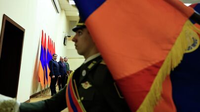 По случаю 34-й годовщины образования Вооруженных сил РА премьер-министр Никол Пашинян и министр обороны Сурен Папикян приняли участие в торжественном заседании (28 января 2026). Еревaн