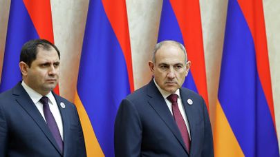 По случаю 34-й годовщины образования Вооруженных сил РА премьер-министр Никол Пашинян и министр обороны Сурен Папикян приняли участие в торжественном заседании (28 января 2026). Еревaн