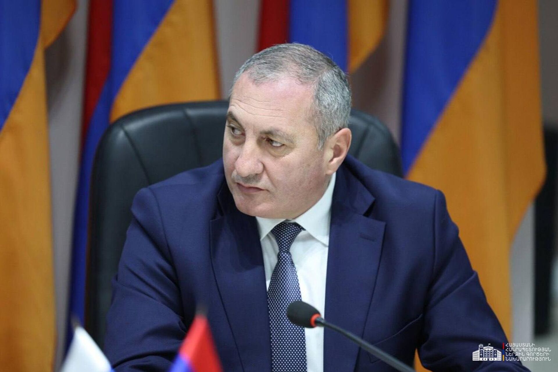 Директор Службы спасения МВД Арам Казарян принял делегацию во главе с заместителем министра гражданской обороны, чрезвычайных ситуаций и ликвидации последствий стихийных бедствий РФ Вячеславом Бутко (29 января 2026). Еревaн - Sputnik Армения, 1920, 29.01.2026