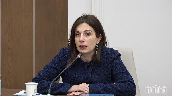 Министр здравоохранения Анаит Аванесян во время обсуждения системы всеобщего медицинского страхования в Национальном собрании (30 января 2026). Еревaн - Sputnik Армения