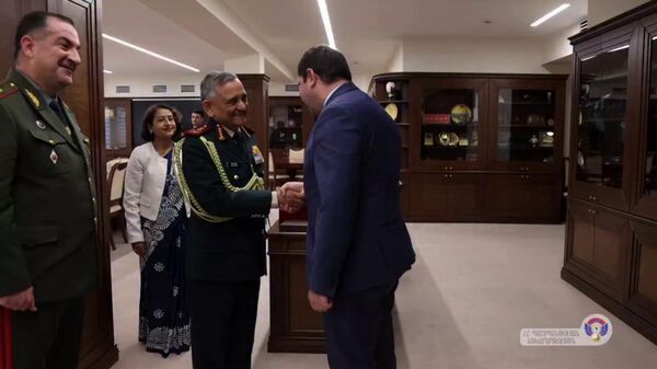 Սուրեն Պապիկյանն ընդունել է Հնդկաստանի զինված ուժերի պաշտպանության շտաբի պետ, գեներալ Անիլ Չաուհանին - Sputnik Արմենիա