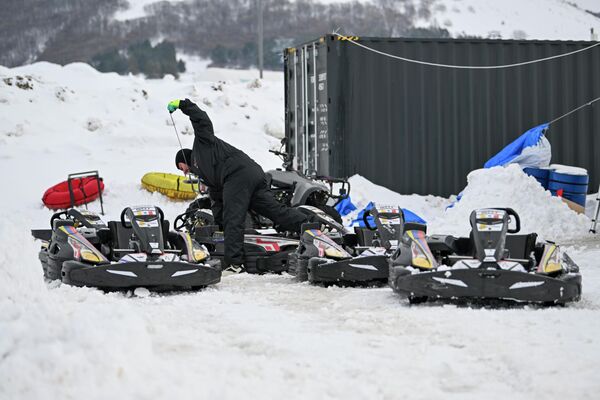 Зимний картинг в Апаране - Sputnik Армения