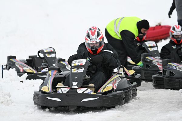 Зимний картинг в Апаране - Sputnik Армения