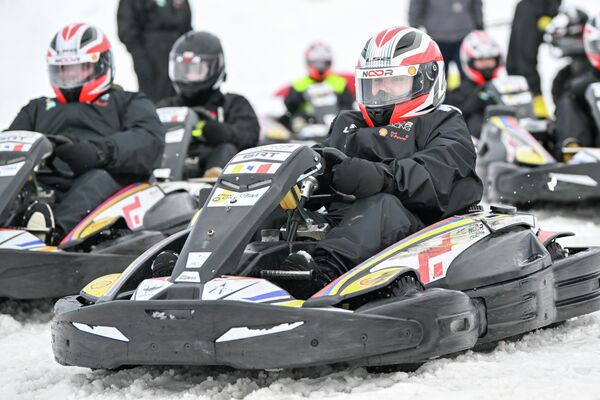 Зимний картинг в Апаране - Sputnik Армения