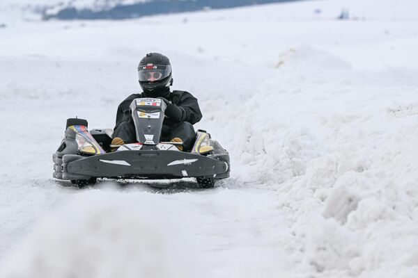 Зимний картинг в Апаране - Sputnik Армения