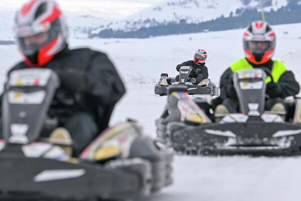 Зимний картинг в Апаране - Sputnik Армения