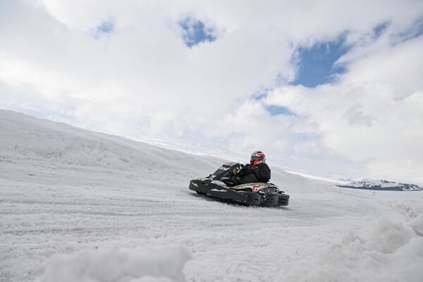 Зимний картинг в Апаране - Sputnik Армения