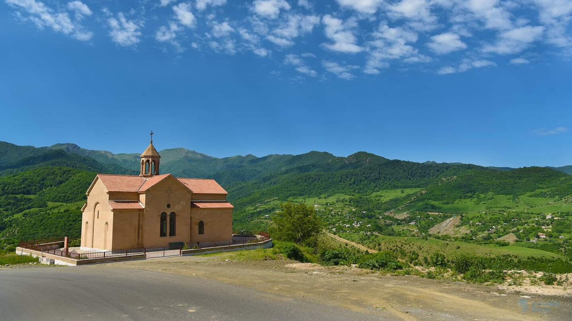 Արցախի Մարտակերտի շրջանի Վաղուհաս գյուղի Սուրբ Մարիամ Աստվածածին եկեղեցին - Sputnik Արմենիա, 1920, 02.02.2026