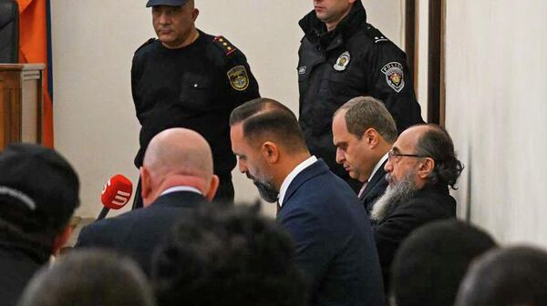 Միքայել սրբազանն ու նրա պաշտպանները - Sputnik Արմենիա