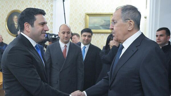 Министр иностранных дел РФ Сергей Лавров и спикер парламента Армении Ален Симонян во время встречи (5 февраля 2026). Москвa - Sputnik Արմենիա