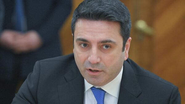 Спикер парламента Ален Симонян во время встречи с министром иностранных дел РФ Сергеем Лавровым (5 февраля 2026). Москва  - Sputnik Армения