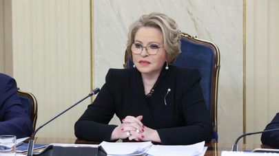 Председатели Национального собрания РА Ален Симонян и Совета Федерации РФ Валентина Матвиенко на встрече (5 февраля 2026). Москва