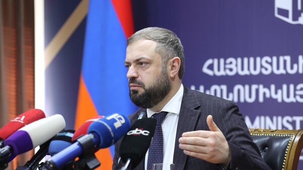Министр экономики Геворг Папоян проводит пресс-конференцию (6 февраля 2026). Еревaн - Sputnik Армения