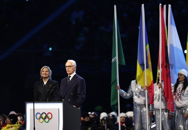 Միլանո-Կորտինա 2026-ի կազմկոմիտեի նախագահ Ջովաննի Մալագոն և ՄՕԿ-ի նախագահ Քիրստի Քովենթրին Միլանի ձմեռային օլիմպիական խաղերի բացման արարողության ժամանակ - Sputnik Արմենիա