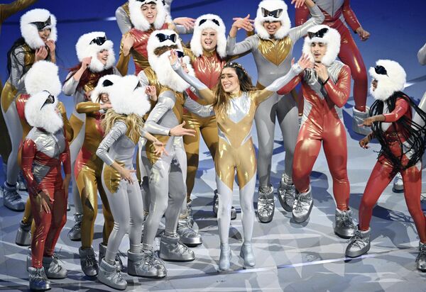 Իտալացի դերասանուհի Սաբրինա Իմպաչատորեն Միլանի Ձմեռային օլիմպիական խաղերի բացման արարողության ժամանակ - Sputnik Արմենիա