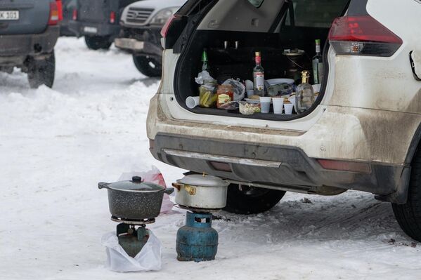 Մարդիկ պատրաստված էին եկել՝ ընկերների ու հարազատների հետ ուրախ և համեղ օր անցկացնելու - Sputnik Արմենիա