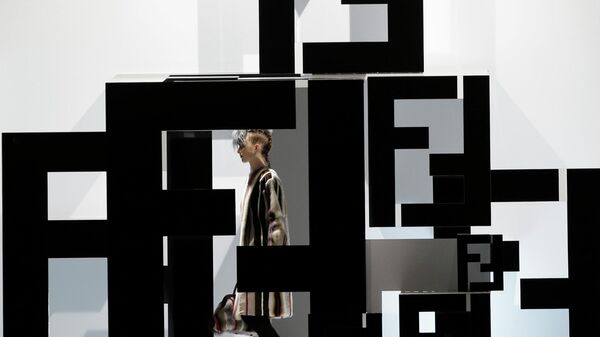 Показ женской коллекции Fendi - Sputnik Армения