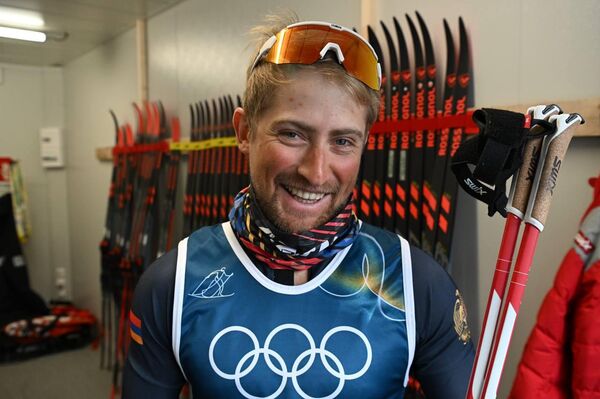 Микаэл Микаэлян на Зимней Олимпиаде (8 февраля 2026). Италия - Sputnik Армения