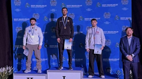 Славик Галстян на пьедестале почета 37-го Мемориального турнира Кристиана Палусалу. - Sputnik Армения