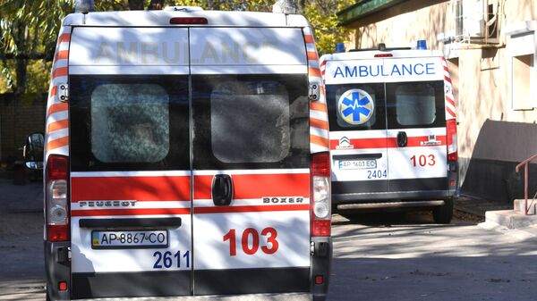 Автомобили возле станции скорой помощи - Sputnik Армения