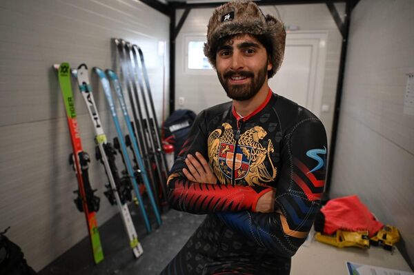 Горнолыжник Арутюн Арутюнян на Зимней Олимпиаде (10 февраля 2026). Италия - Sputnik Армения