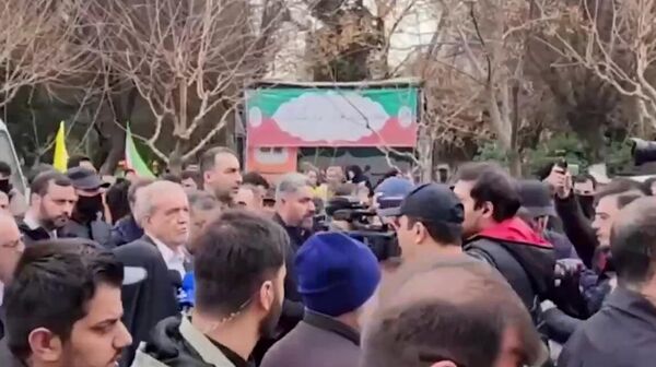 В Иране проходят многотысячные шествия, приуроченные к 47-й годовщине победы Исламской революции - Sputnik Армения