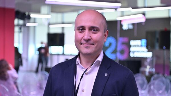 Исполнительный директор инвестиционной компании Sirius Capital Арарат Мкртчян на годичном собрании Союза предприятий высоких технологий Армении (UATE) (11 февраля 2026). Еревaн - Sputnik Армения