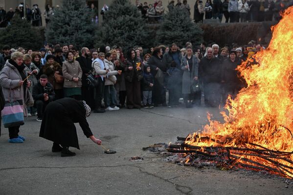 Праздник объединяет церковную службу и народные обычаи. - Sputnik Армения