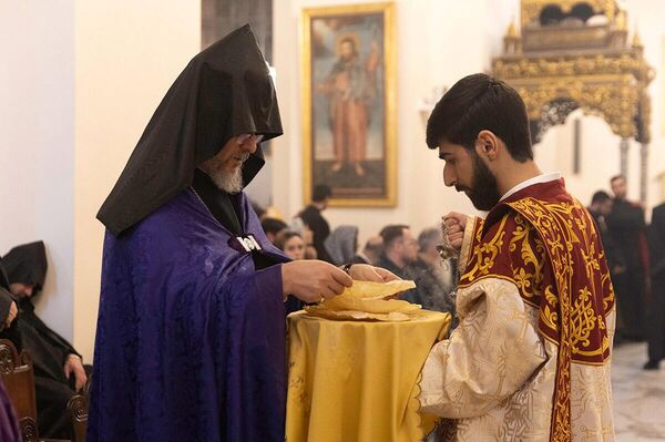 Տեառնընդառաջը Սուրբ Էջմիածնում - Sputnik Արմենիա