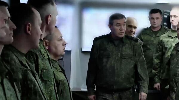 Начальник Генштаба ВС России проверил ход выполнения боевых задач группировки войск Центр - Sputnik Արմենիա