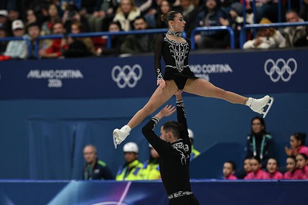 Կարինա Ակոպովան և Նիկիտա Ռախմանինը կարճ ծրագրում Կարինա Ակոպովան և Նիկիտա Ռախմանինը կարճ ծրագրում - Sputnik Արմենիա